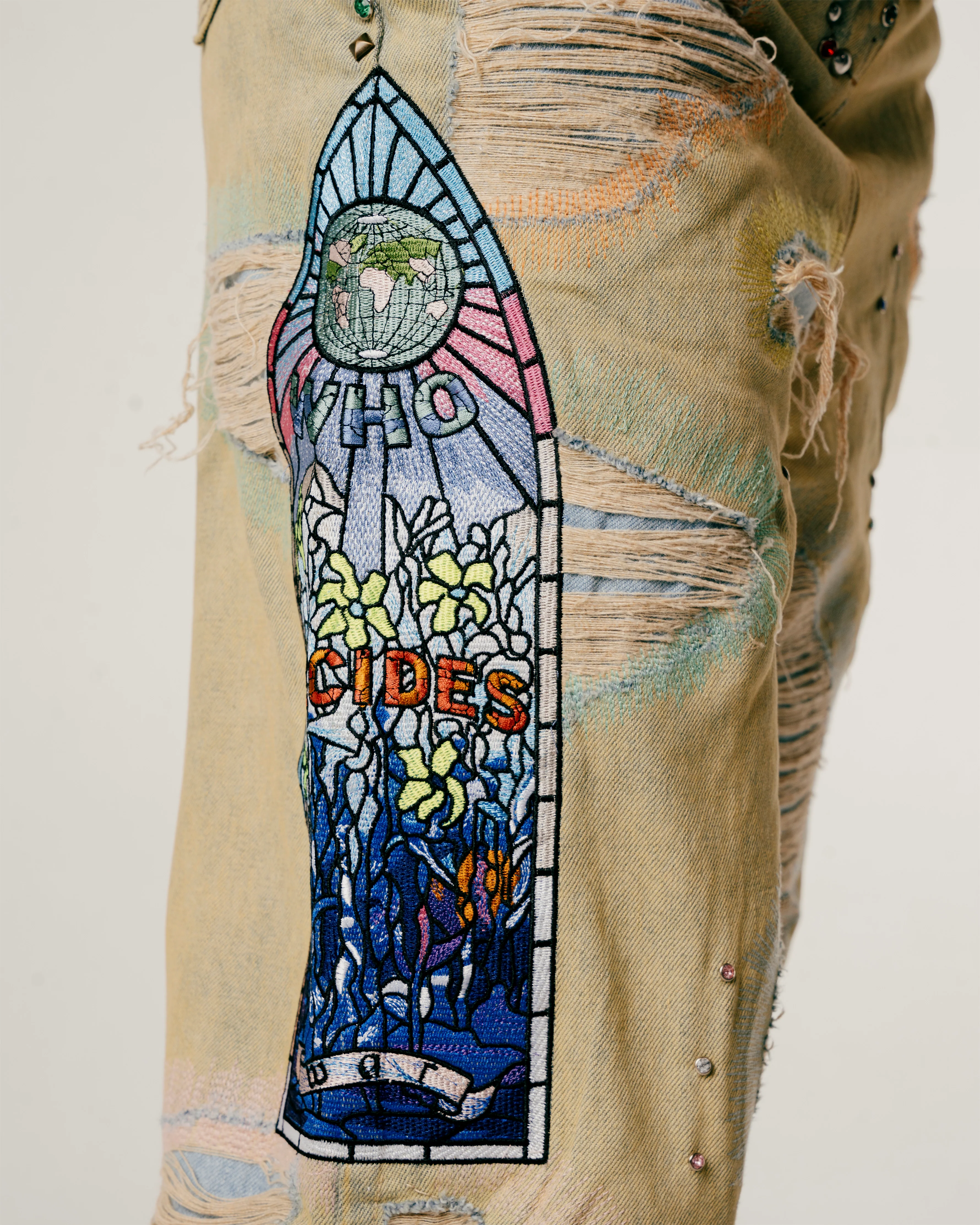 WOMEN'S EMBROIDERED DENIM - Image 4