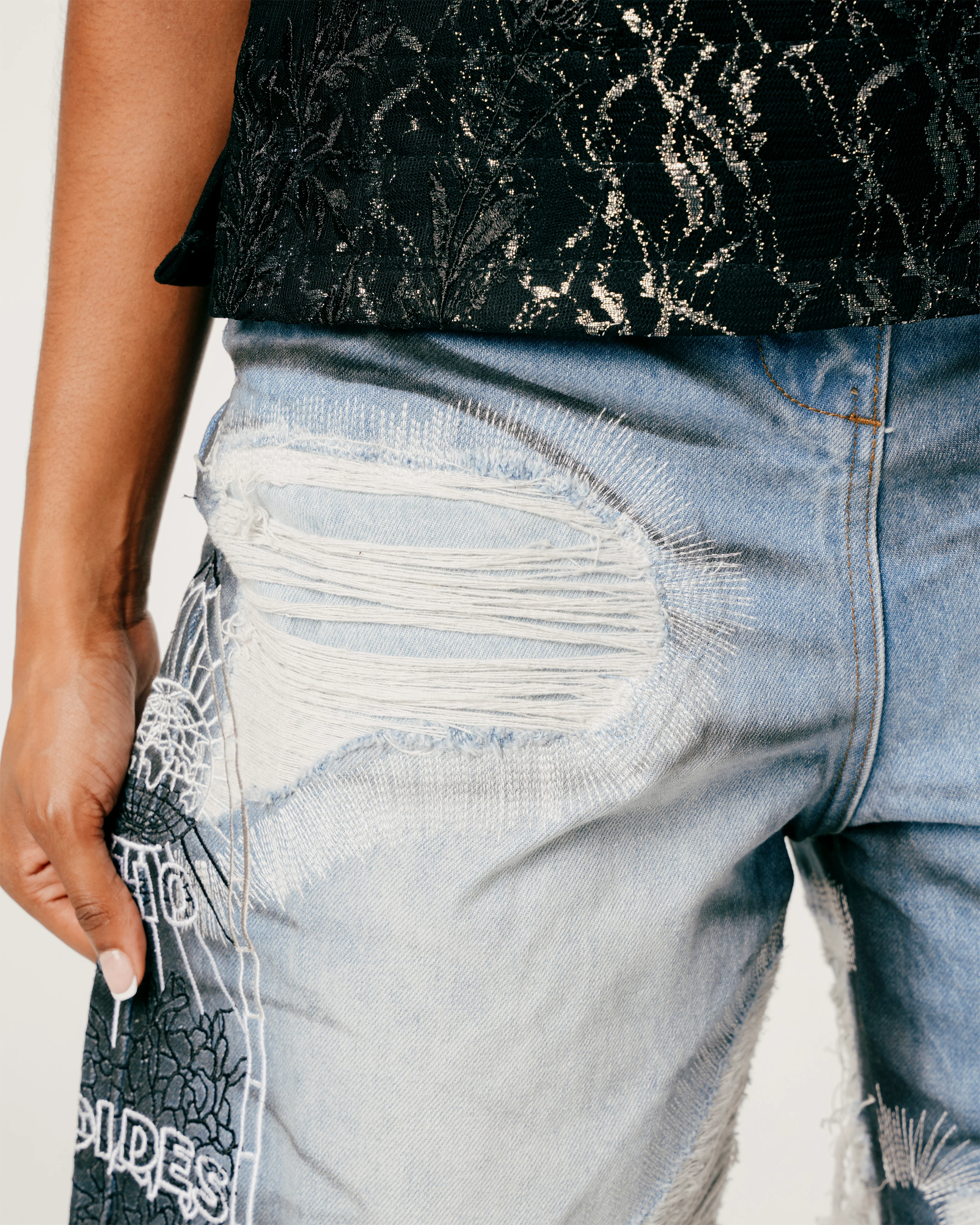 WOMEN'S NOIR STRIPE DENIM - Image 3